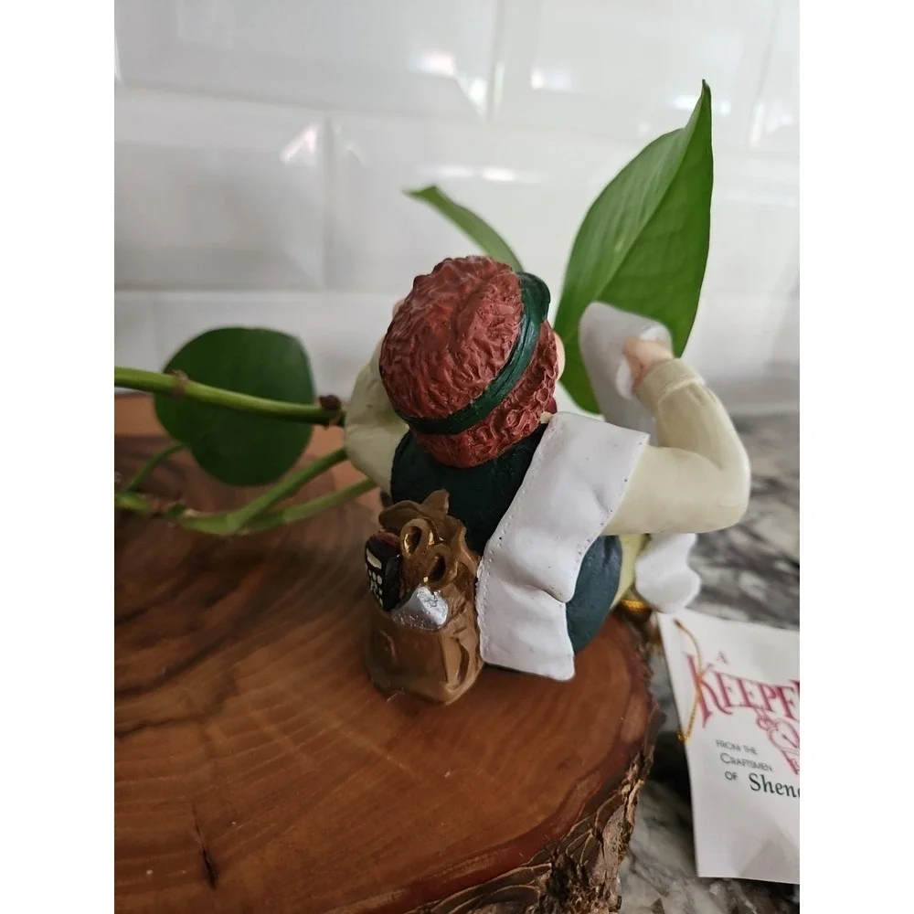 KEEPER OF HOME OFFICE #1411 Shenandoah Designs -SHELF DECORATION With Box